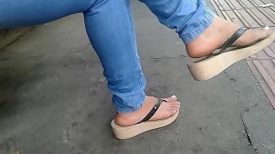candid feet - caught soles in slipper 02